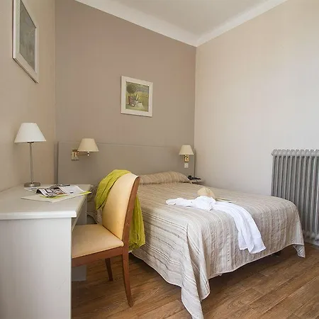 Logis Majestic - La Rochelle Hotel