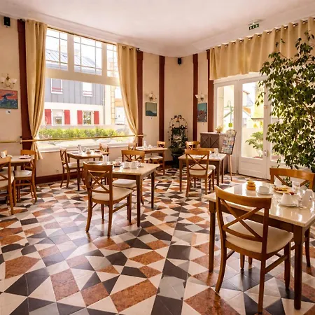 Logis Majestic - La Rochelle Отель 3*