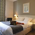 Logis Majestic - La Rochelle 沙特拉永普拉日