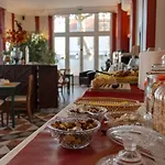 Logis Majestic - La Rochelle מלון 3*