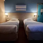 Logis Majestic - La Rochelle 沙特拉永普拉日
