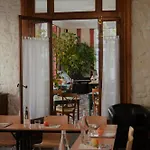 Logis Majestic - La Rochelle 酒店 3*