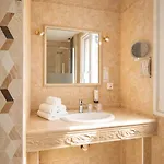 Logis Majestic - La Rochelle 酒店