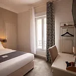 Logis Majestic - La Rochelle 沙特拉永普拉日