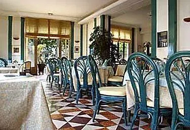 Logis Majestic Plage - La Rochelle 酒店 3*