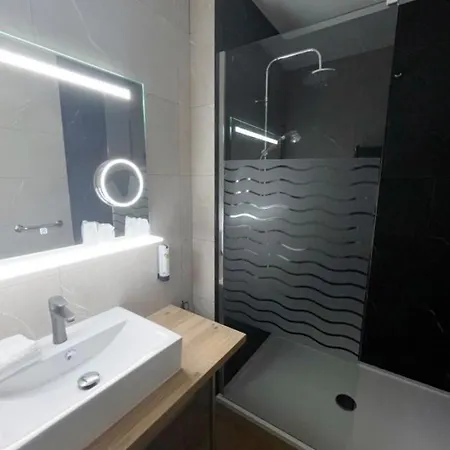 Logis Majestic - La Rochelle 3* Chatelaillon-Plage