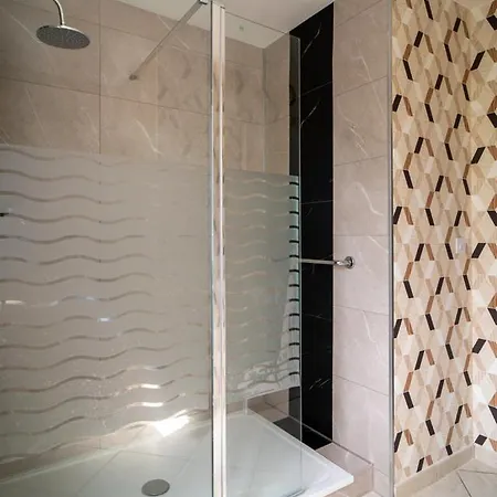 Logis Majestic Plage - La Rochelle 酒店