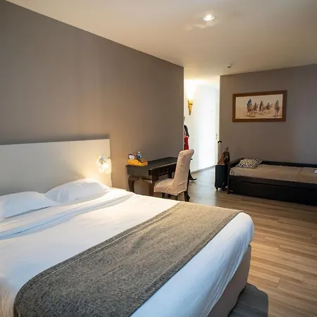Logis Majestic Plage - La Rochelle 酒店 3*