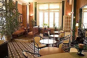 Logis Majestic Plage - La Rochelle 3* 沙特拉永普拉日
