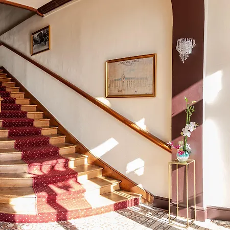 Hotel Logis Majestic - La Rochelle 3*