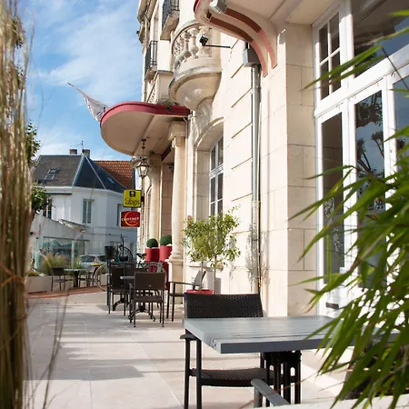 Szálloda Logis Majestic - La Rochelle