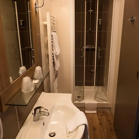 Logis Majestic - La Rochelle Hotel