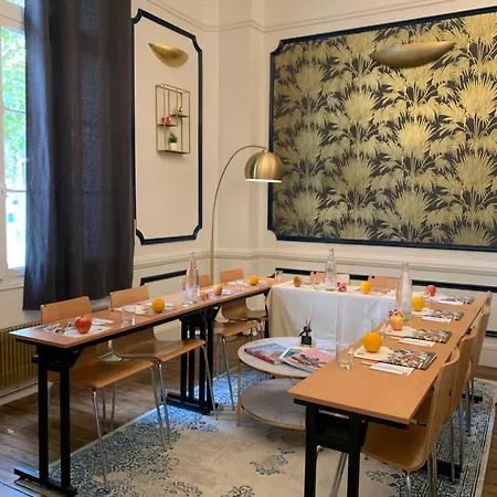 Hotel Logis Majestic - La Rochelle