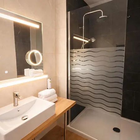Logis Majestic - La Rochelle 3*