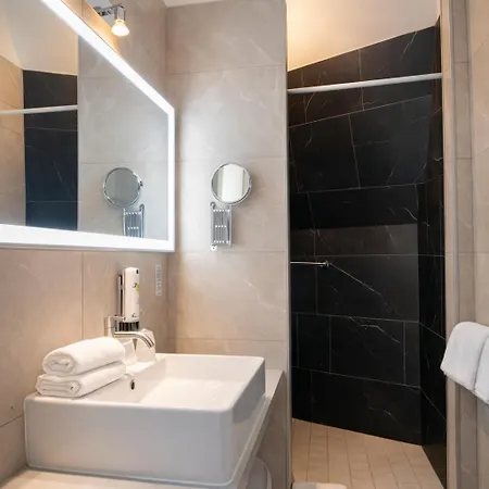 Logis Majestic - La Rochelle