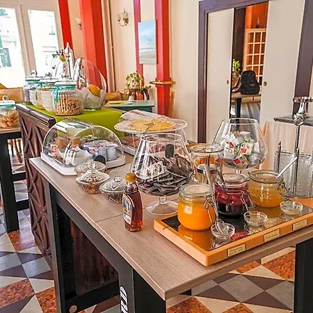 Logis Majestic - La Rochelle فندق 3*