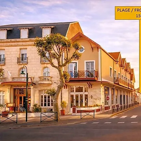 Logis Majestic - La Rochelle فندق