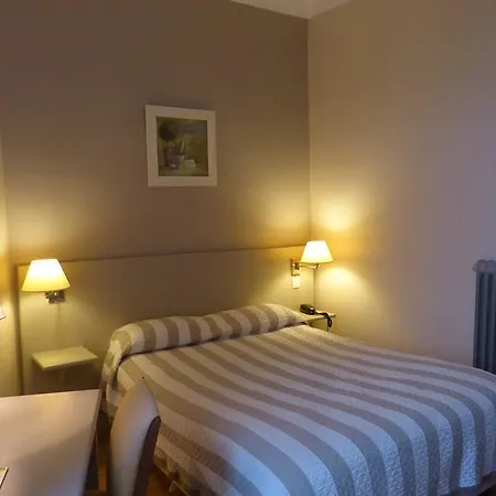 Logis Majestic Plage - La Rochelle 酒店 3*