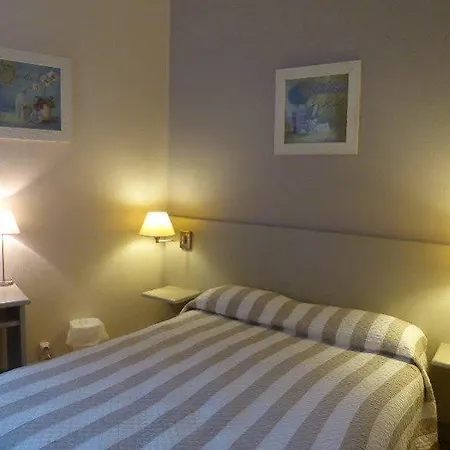 酒店 Logis Majestic Plage - La Rochelle 沙特拉永普拉日