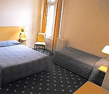Logis Majestic Plage - La Rochelle 沙特拉永普拉日