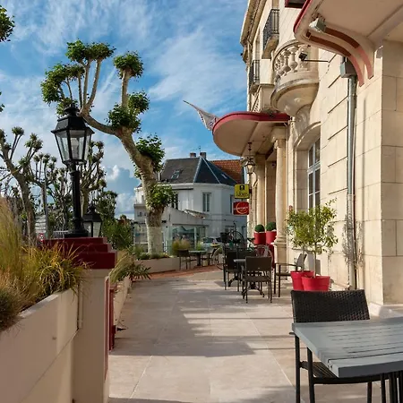 Logis Majestic Plage - La Rochelle 酒店 3*