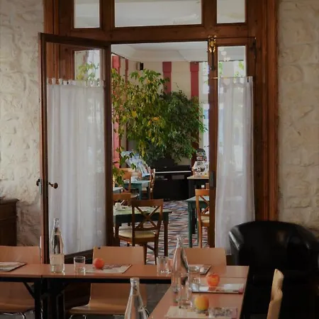 Logis Majestic Plage - La Rochelle 酒店 3*