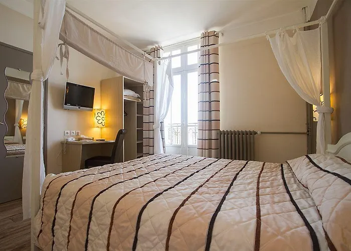 Logis Majestic - La Rochelle Hotel