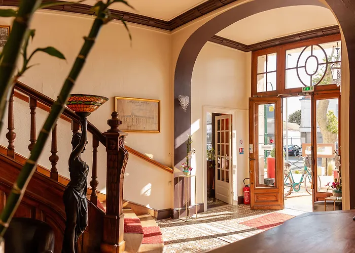 Logis Majestic - La Rochelle Hotel