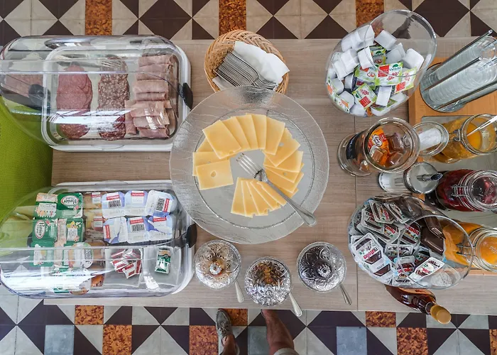 Hotel Logis Majestic - La Rochelle